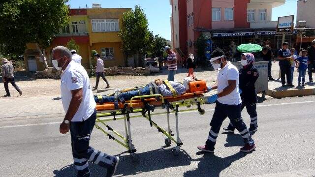 Eşeğe çarpmamak isteyen sürücü canından oluyordu