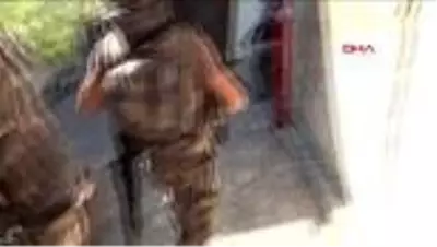 Son dakika gündem: Gaziantep'te 900 polisle uyuşturucu operasyonu başlatıldı Son dakika gündem: Gaziantep'te 900 polisle uyuşturucu operasyonu başlatıldı