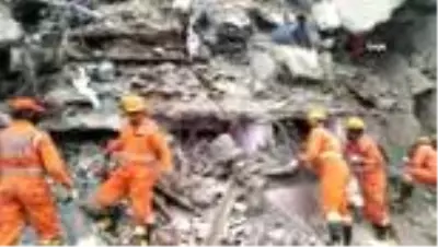- Hindistan'da çöken binadan 60 kişi kurtarıldı- Bir kişinin cansız bedenine ulaşıldı - Hindistan'da çöken binadan 60 kişi kurtarıldı- Bir kişinin cansız bedenine ulaşıldı