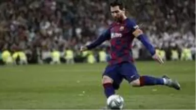 Lionel Messi, Barcelona'dan ayrılmak istediğini yönetime iletti