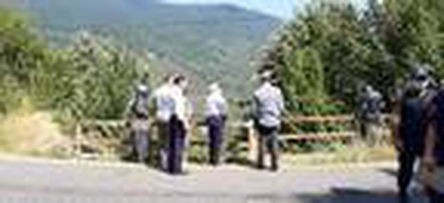 Otomobil dere yatağına uçtu! 1 ölü, 2 yaralı