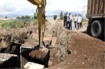 Şükrüpaşa'da Altyapı Çalışmaları Tüm Hızıyla Sürüyor Şükrüpaşa'da Altyapı Çalışmaları Tüm Hızıyla Sürüyor