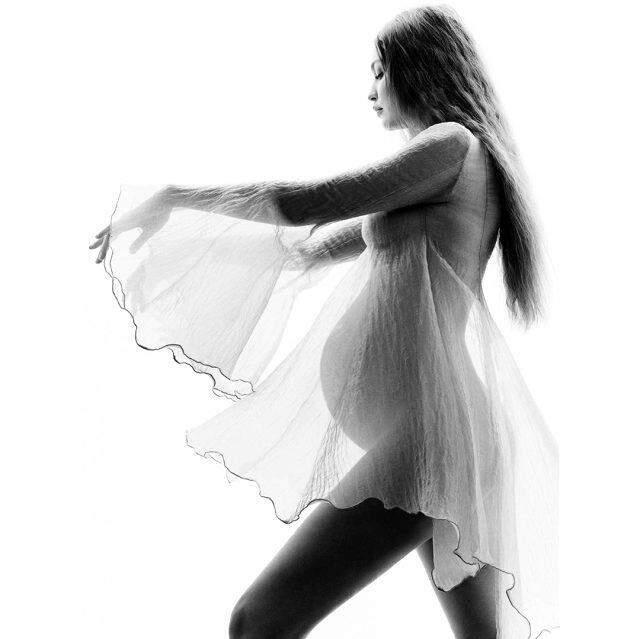 Dünyaca ünlü model Gigi Hadid, hamile haliyle ilk kez objektiflerin karşısına geçti