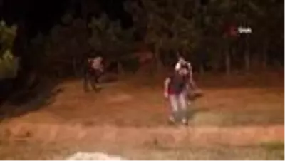 Son dakika 3. sayfa: Kartal'da yangına müdahale etmeye çalışan itfaiye personeline ateş açtılar: 1 yaralı Son dakika 3. sayfa: Kartal'da yangına müdahale etmeye çalışan itfaiye personeline ateş açtılar: 1 yaralı