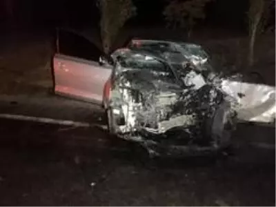 Son dakika 3. sayfa: Kazada ikiye ayrılan araçtan kopan parça arkadan gelen aracın sürücüsüne isabet etti: 2 ölü, 3...