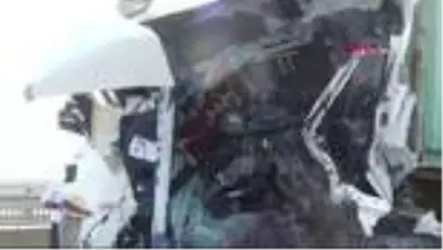 Son Dakika | Tekirdağ'da yağ dolu tankere çarpan TIR'ın sürücüsü öldü, TEM kapandı Son Dakika | Tekirdağ'da yağ dolu tankere çarpan TIR'ın sürücüsü öldü, TEM kapandı