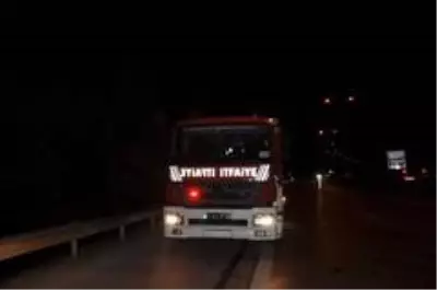 Gözü dönmüş hırsızlar, yangına müdahale eden itfaiye erlerine ateş açtı Gözü dönmüş hırsızlar, yangına müdahale eden itfaiye erlerine ateş açtı