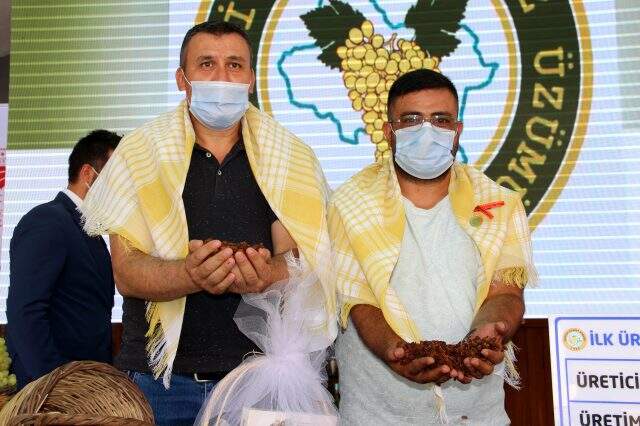 Bakan Pakdemirli'nin açıkladığı kuru üzüm alım fiyatı üreticiyi sevindirdi