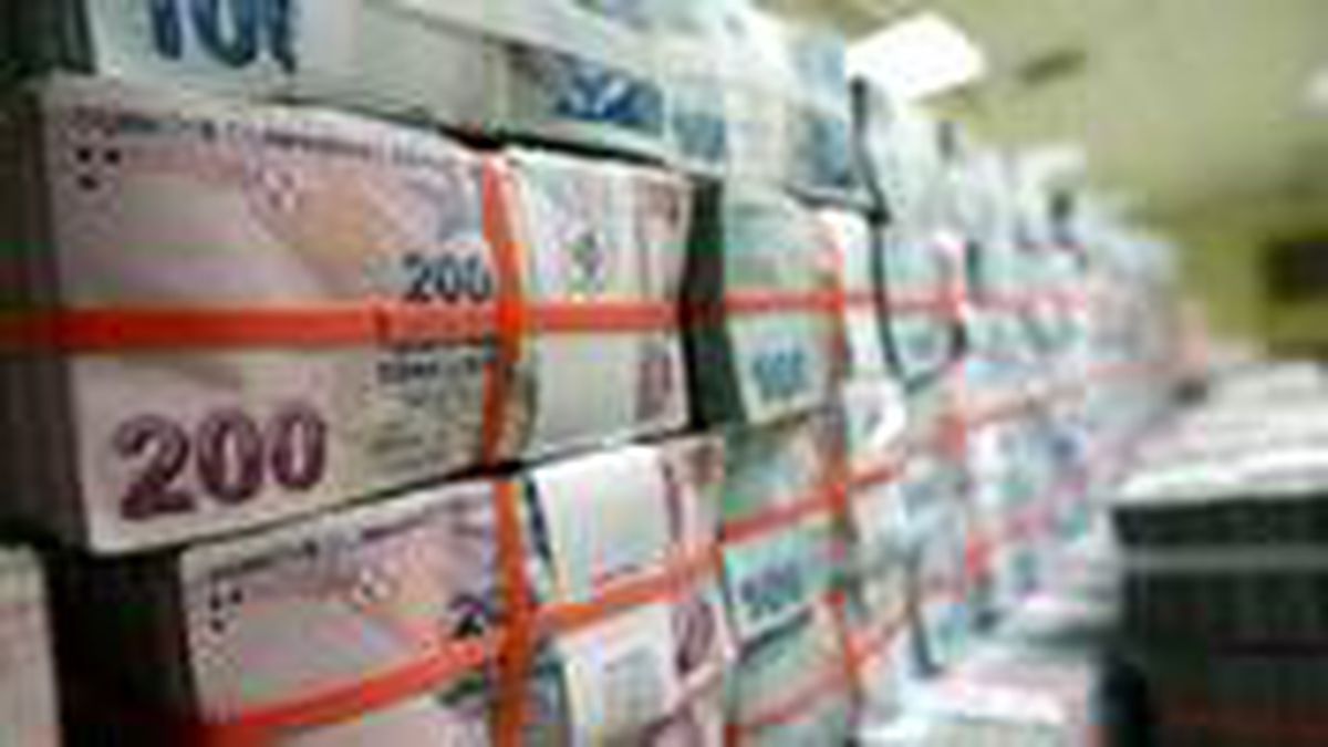 Bankacılık sektörünün kredi hacmi 12 milyar 516 milyon lira azaldı