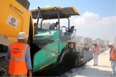 Büyükşehir Belediyesinden asfalt atağı