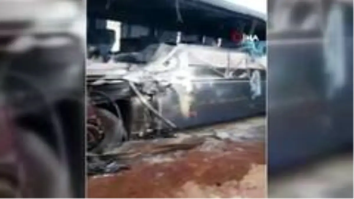 Son dakika haber: Feci kaza ! ... Yolcu otobüsü ile kamyon çarpıştı: 3 ölü, 6 yaralı