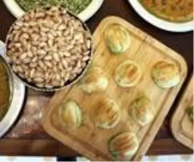 Gaziantepli ustanın üç aylık çalışmanın ardından ürettiği midye katmer, müşteriler tarafından çok beğenildi