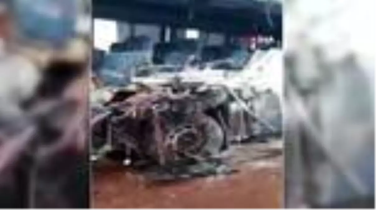 İran'da yolcu otobüsü ile kamyon çarpıştı: 3 ölü, 6 yaralı
