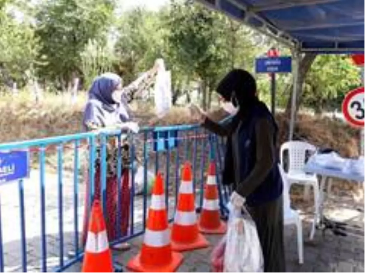 Kartepe'de karantinadaki vatandaşların ihtiyaçları gideriliyor