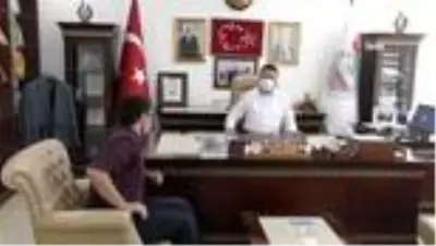 Pazarcı tezgahında Tıp Fakültesini kazandığını öğrenmişti, mütevaziliği ile dikkat çekti Pazarcı tezgahında Tıp Fakültesini kazandığını öğrenmişti, mütevaziliği ile dikkat çekti