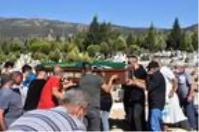 Tekne faciasından 23 gün sonra cansız bedeni bulunan Sarp, toprağa verildi