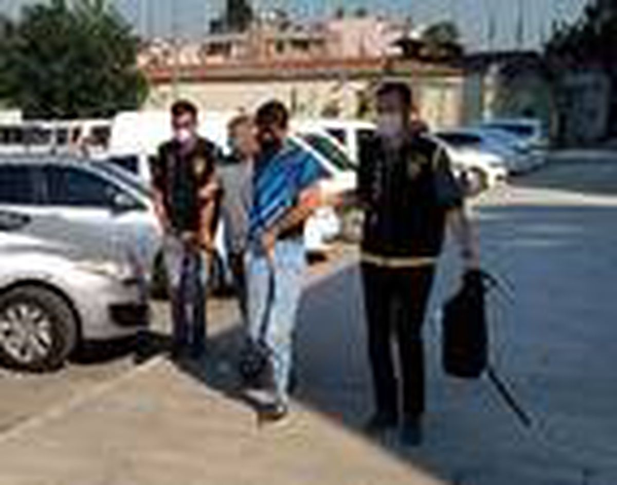 Üniversiteli kızın cüzdanını çalan yankesiciler gözaltına alındı
