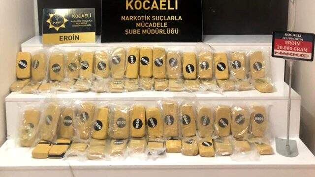 Yolcu otobüsünde 30 kilo 800 gram eroin ele geçirildi! 2 şüpheli gözaltına alındı