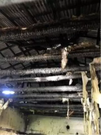 Van'da çıkan yangında eşyalar kül olurken, bir tek Kur'an-ı Kerim'in yanmaması büyük şaşkınlık yarattı