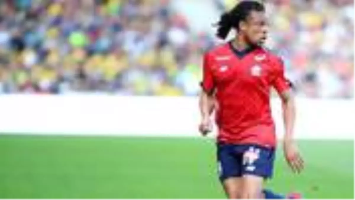 Fransız golcü Loic Remy'nin Türk bayraklı paylaşımı taraftarlarda heyecan yarattı