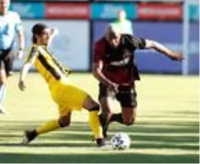 Galatasaray, hazırlık maçında İstanbulspor'u 1 - 0 yendi Galatasaray, hazırlık maçında İstanbulspor'u 1 - 0 yendi