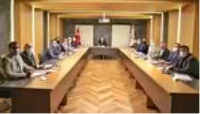 Gençlik ve Spor Bakanı Mehmet Muharrem Kasapoğlu, TFF ve bazı kulüp yöneticileriyle bir araya geldi Gençlik ve Spor Bakanı Mehmet Muharrem Kasapoğlu, TFF ve bazı kulüp yöneticileriyle bir araya geldi