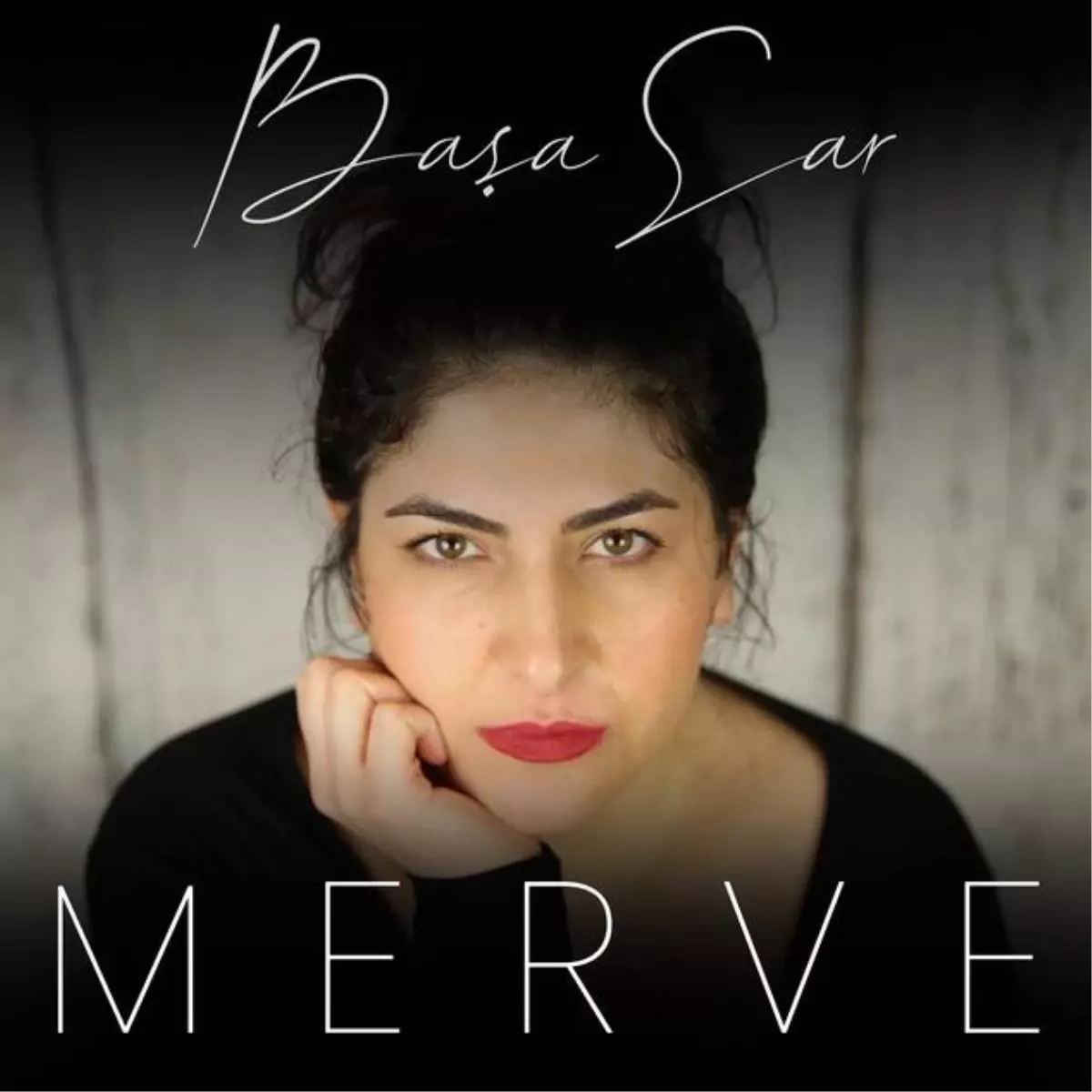Merve , ilk sıngle çalışması olan ''Başa Sar'' ile karşınızda