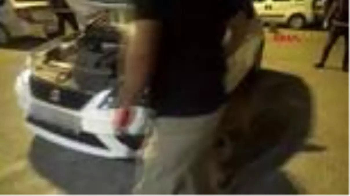 Otomobilin bagajından yarım kilo bonzai çıktı