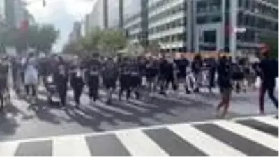 - ABD'de 'dizinizi boynumuzdan çekin' temalı protesto - ABD'de 'dizinizi boynumuzdan çekin' temalı protesto