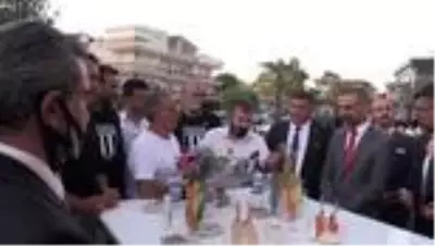 Beşiktaş Başkanı Çebi: 'Takımın ihtiyacına göre transfer yapacağız' Beşiktaş Başkanı Çebi: 'Takımın ihtiyacına göre transfer yapacağız'