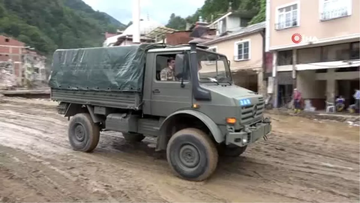 Giresun�da selzedelerin ev eşyaları askeri araçlarla taşınıyor Haberler