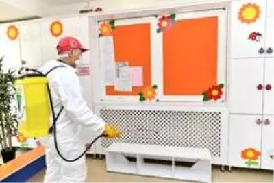 Yüz yüze eğitim öncesi Mamak'taki okullar dezenfekte ediliyor Yüz yüze eğitim öncesi Mamak'taki okullar dezenfekte ediliyor