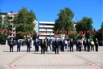 30 Ağustos Zafer Bayramı'nın 98. yıl dönümü Trabzon'da törenlerle kutlandı 30 Ağustos Zafer Bayramı'nın 98. yıl dönümü Trabzon'da törenlerle kutlandı