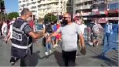 Antalya'da Korona virüs gölgesinde 30 Ağustos Zafer Bayramı kutlaması Antalya'da Korona virüs gölgesinde 30 Ağustos Zafer Bayramı kutlaması
