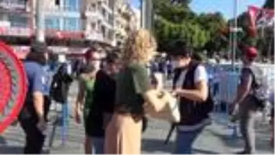 Antalya'da Korona virüs gölgesinde 30 Ağustos Zafer Bayramı kutlaması Antalya'da Korona virüs gölgesinde 30 Ağustos Zafer Bayramı kutlaması