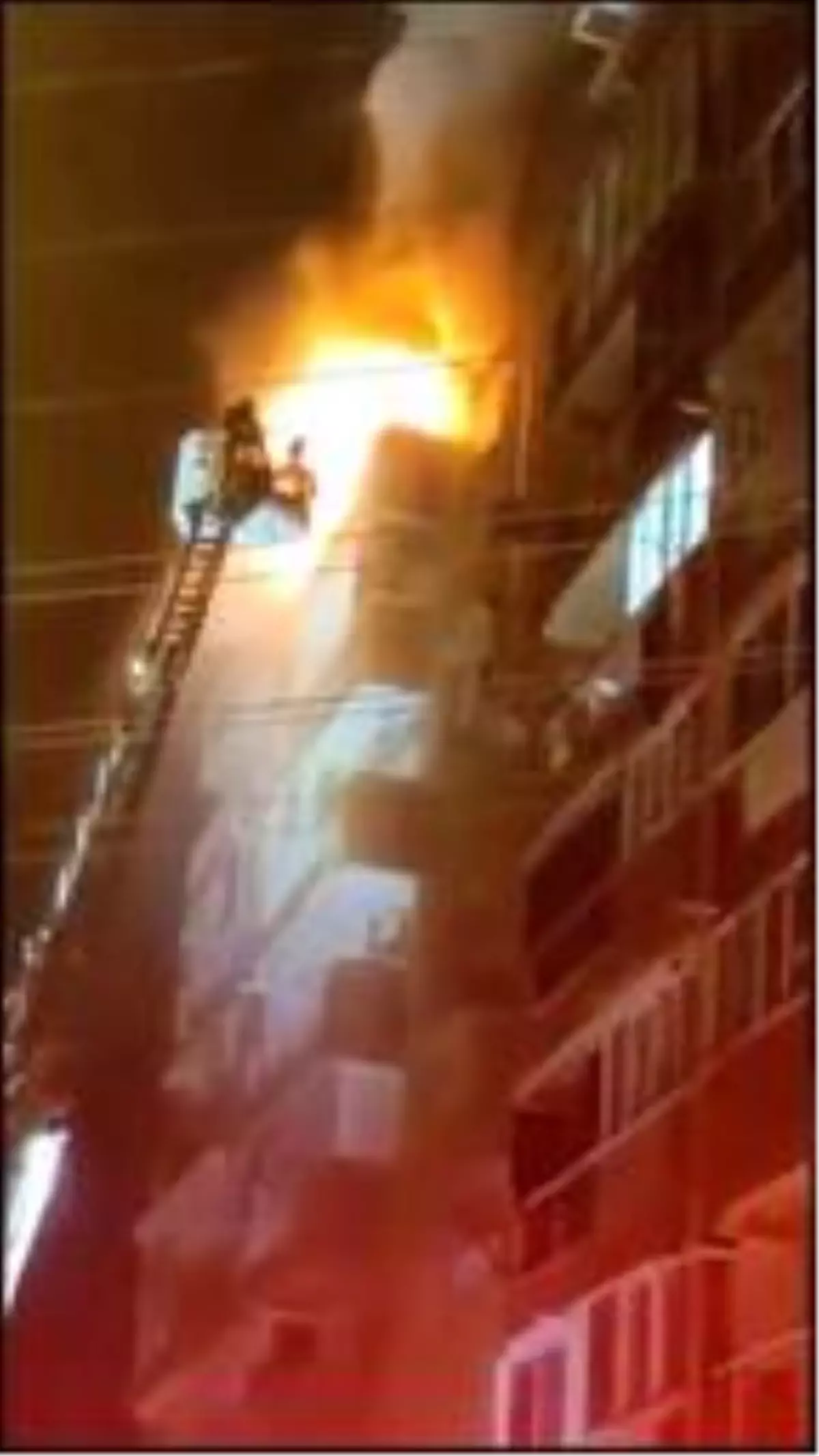 Apartman dairesinde çıkan yangında emekli öğretmen öldü