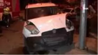 Son dakika gündem: Ataşehir'de feci kaza: 2 yaralı Son dakika gündem: Ataşehir'de feci kaza: 2 yaralı