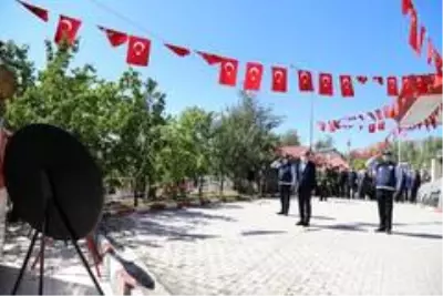 Başkale'de 30 Ağustos Zafer Bayramı'nın 98. yılı Başkale'de 30 Ağustos Zafer Bayramı'nın 98. yılı