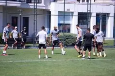 Beşiktaş yeni sezon hazırlıklarını sürdürdü Beşiktaş yeni sezon hazırlıklarını sürdürdü