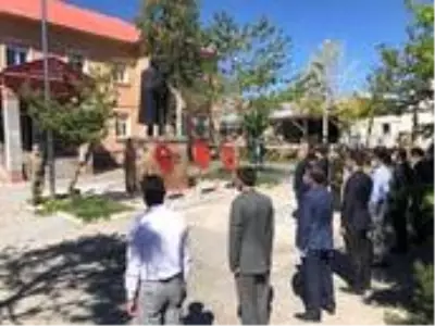 Çıldır'da 30 Ağustos Zafer Bayramı salgın tedbirleri ile kutlandı Çıldır'da 30 Ağustos Zafer Bayramı salgın tedbirleri ile kutlandı
