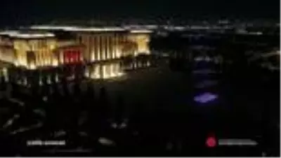 Cumhurbaşkanlığı Külliyesi'nde Zafer Bayramı'na özel 300 İHA ile ışık gösterisi yapıldı (1) Cumhurbaşkanlığı Külliyesi'nde Zafer Bayramı'na özel 300 İHA ile ışık gösterisi yapıldı (1)