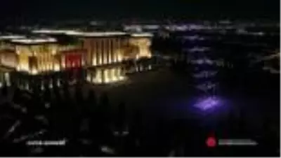 Cumhurbaşkanlığı Külliyesi'nde Zafer Bayramı'na özel 300 İHA ile ışık gösterisi yapıldı (1) Cumhurbaşkanlığı Külliyesi'nde Zafer Bayramı'na özel 300 İHA ile ışık gösterisi yapıldı (1)