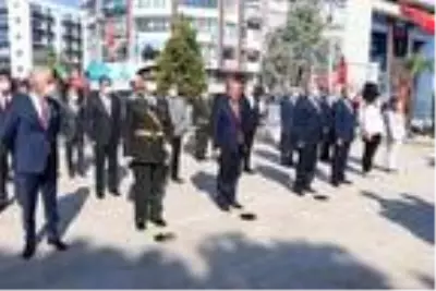 Denizli'de 30 Ağustos Zafer Bayramı'na 'mesafeli' kutlama Denizli'de 30 Ağustos Zafer Bayramı'na 'mesafeli' kutlama