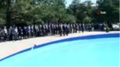 Erzurum'da 30 Ağustos Zafer Bayramı'nın 98'nci yıl dönümü törenle kutlandı Erzurum'da 30 Ağustos Zafer Bayramı'nın 98'nci yıl dönümü törenle kutlandı