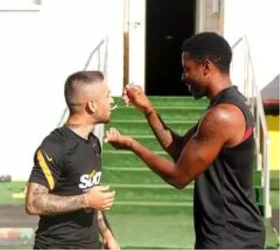 Galatasaray'da hazırlıklar sürüyor Galatasaray'da hazırlıklar sürüyor