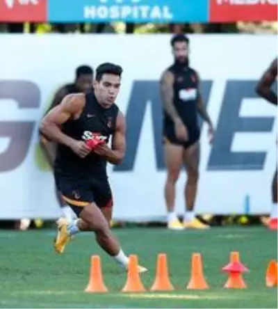 Galatasaray'da hazırlıklar sürüyor Galatasaray'da hazırlıklar sürüyor