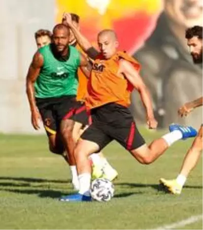 Galatasaray'da hazırlıklar sürüyor Galatasaray'da hazırlıklar sürüyor