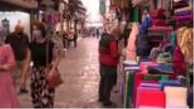 İZMİR Tarihi çarşı esnafının su kesintisi tepkisi İZMİR Tarihi çarşı esnafının su kesintisi tepkisi