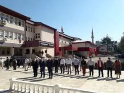 Kozan'da 30 Ağustos Zafer Bayramı sade törenle kutlandı Kozan'da 30 Ağustos Zafer Bayramı sade törenle kutlandı