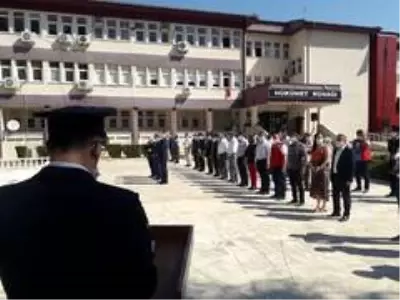 Kozan'da 30 Ağustos Zafer Bayramı sade törenle kutlandı Kozan'da 30 Ağustos Zafer Bayramı sade törenle kutlandı